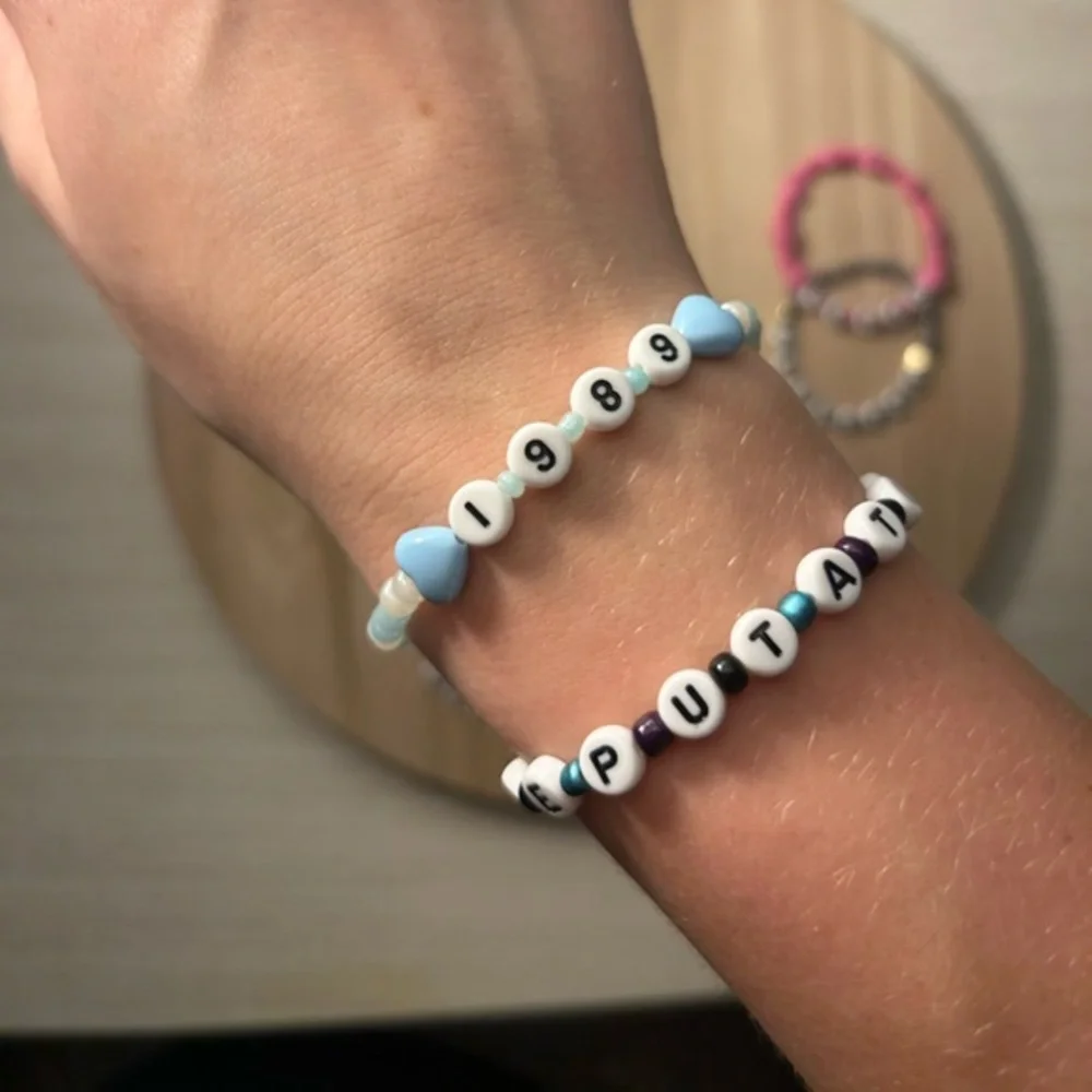 Bundle of 12 Taylor Swift Eras friendship bracelets - Picture 6 of 9